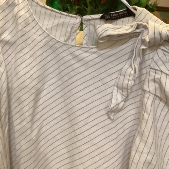 White Zara Blouse with Blue Pin Stripes, Puffed Long Sleeves and Bow on Sholuder - Picture 3 of 9
